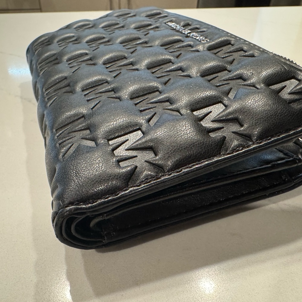 Michael Kors Quilted Signature Collection Wallet - Picture 13 of 15